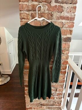 Knit Cable-Pattern Forest Green Long-Sleeve Dress